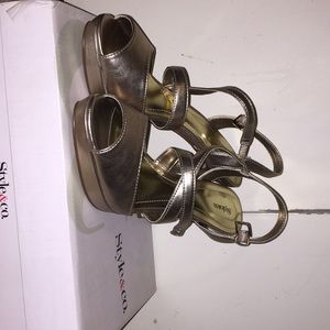 Style&Co Gold Metallic Heels